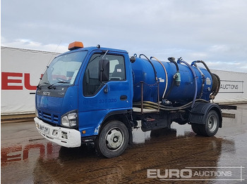 Caminhão tanque ISUZU