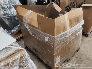 Equipamento de construção Pallet of Miscellaneous Items Including Swimming Pools, Slide and Hose Reels: foto 5