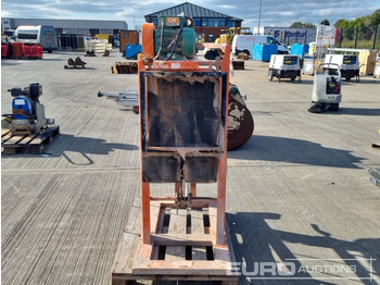 Equipamento de construção Redband 110 Volt Masonry Saw: foto 4 Equipamento de construção Redband 110 Volt Masonry Saw: foto 4