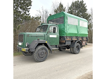 Camião de lona IVECO Magirus