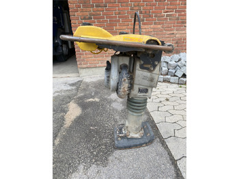 Compactadora de percussão WACKER