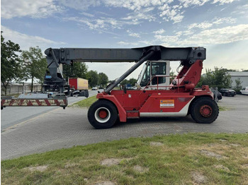 Reachstacker porta contentores