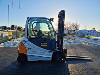 Empilhadeira elétrica STILL RX60