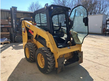 Mini pá carregadora CATERPILLAR 226D