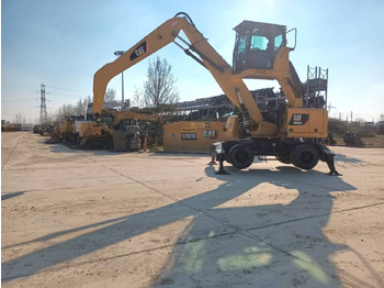 Escavadeira de rodas CATERPILLAR MH3022