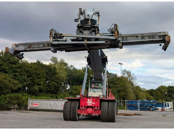 Reachstacker porta contentores