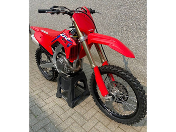Motocicleta HONDA