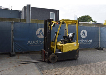 Empilhadeira elétrica HYSTER