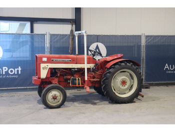 Trator INTERNATIONAL