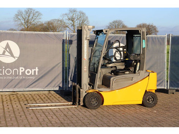 Empilhadeira elétrica JUNGHEINRICH EFG 316