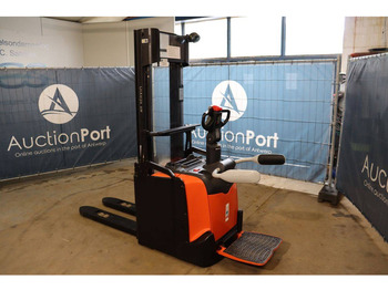 Stacker Toyota SPE120: foto 3