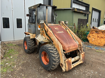 Pá carregadora de rodas Bobcat 2400: foto 3