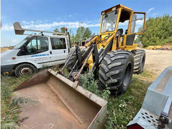 Pá carregadora de rodas CATERPILLAR 910