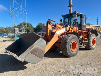 Pá carregadora de rodas DOOSAN DL300