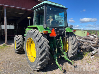 Trator JOHN DEERE 3640 MFWD: foto 4