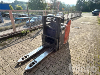 Stacker LINDE L12