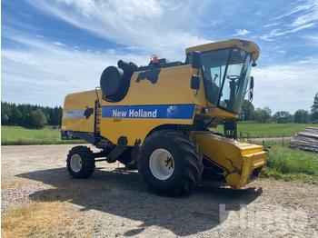 Ceifeira debulhadora New Holland TC5050: foto 1