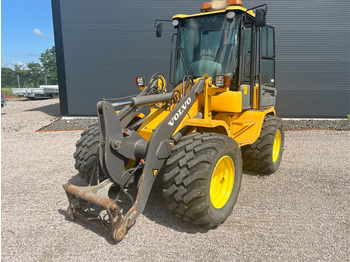 Pá carregadora de rodas Volvo L30B Pro -  3 Redskap & Hjul - 1 Ägare: foto 3
