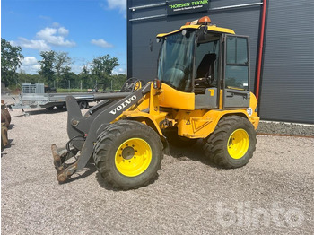 Pá carregadora de rodas Volvo L30B Pro -  3 Redskap & Hjul - 1 Ägare: foto 2