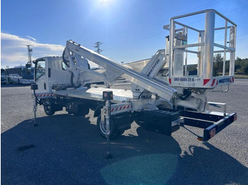 Caminhão com plataforma aérea ISUZU
