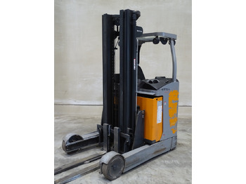 Empilhador retráctil STILL