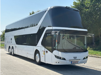 Ônibus panorâmico NEOPLAN
