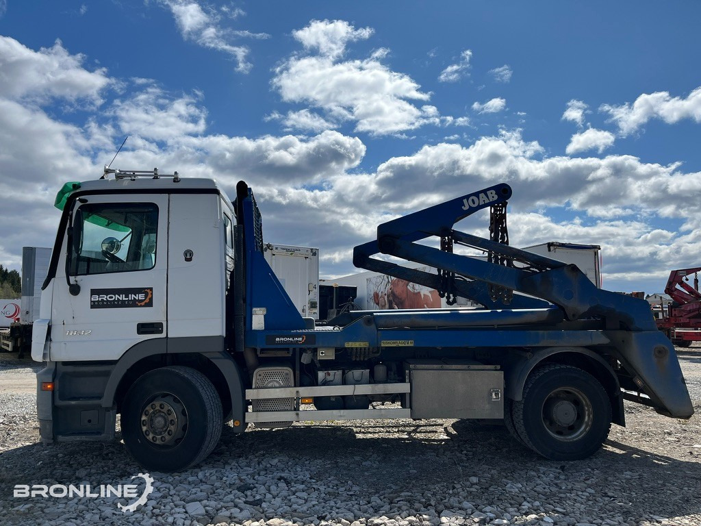 2004 Mercedes-Benz Actros 1832 Skip Loader Joab - Camião multibenne: foto 3 2004 Mercedes-Benz Actros 1832 Skip Loader Joab - Camião multibenne: foto 3