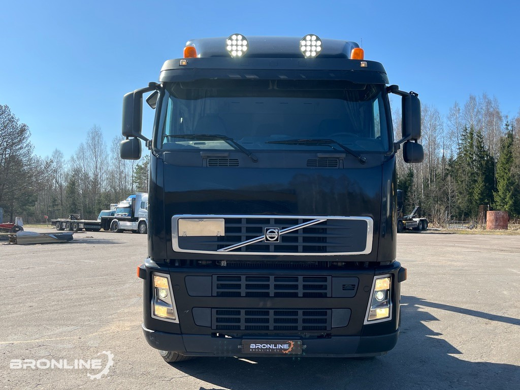 2005 Volvo FH12 8x4 + konkslift 26t - Camião polibenne: foto 3 2005 Volvo FH12 8x4 + konkslift 26t - Camião polibenne: foto 3