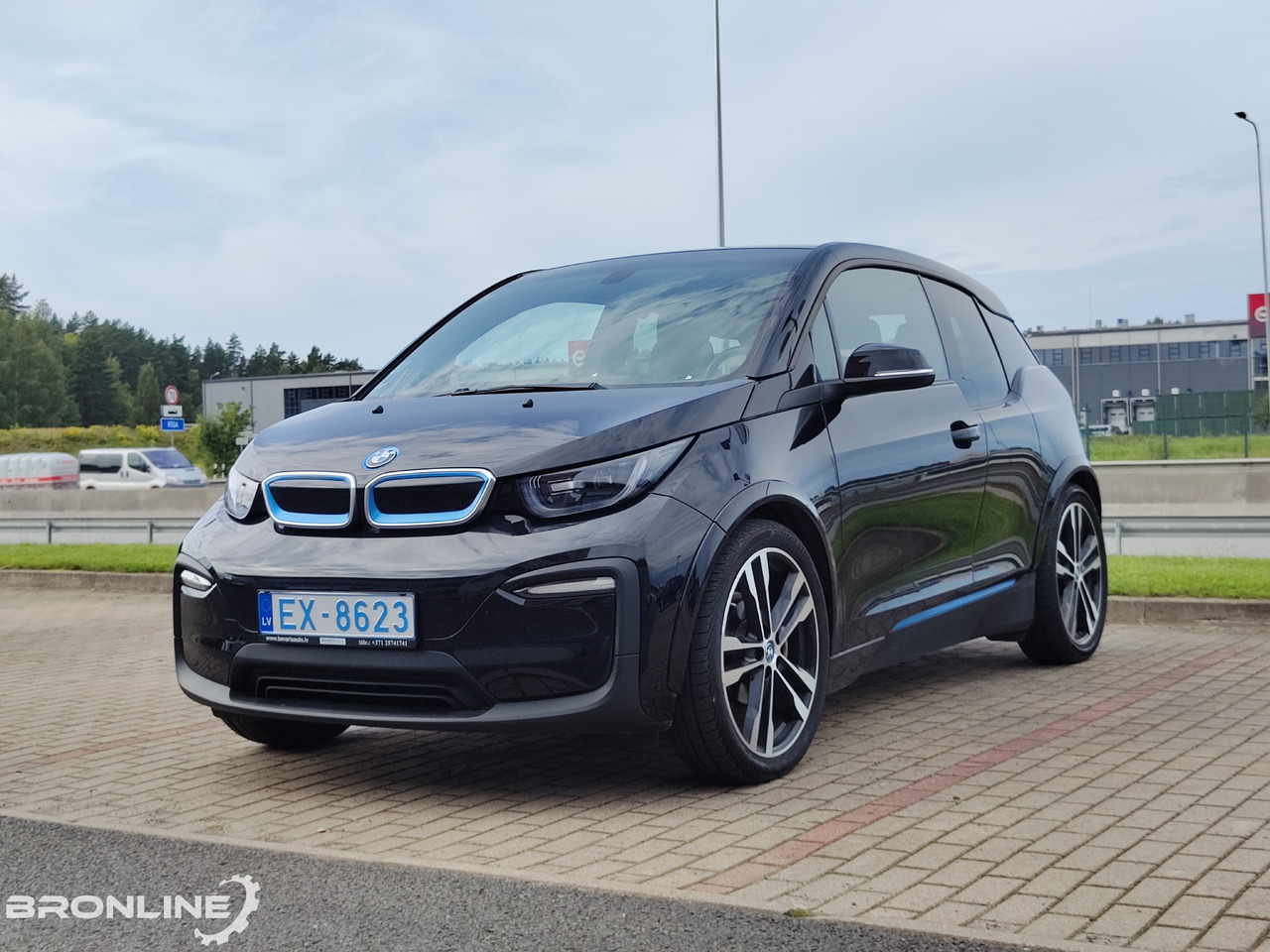 Automóvel 2022 BMW i3 Sport edition 135kW 120Ah: foto 1