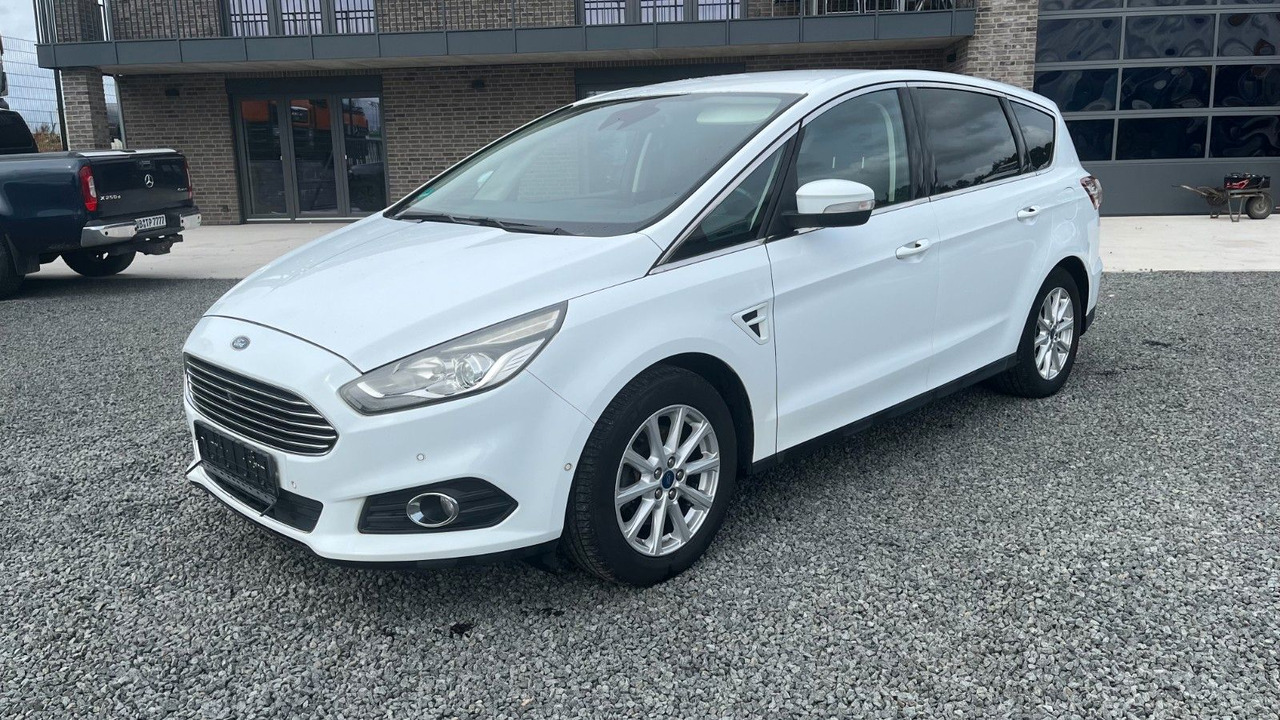 Ford S-Max S-MAX Titanium 2.0 TDCI - Carrinha: foto 2 Ford S-Max S-MAX Titanium 2.0 TDCI - Carrinha: foto 2