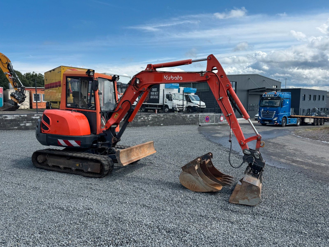 Kubota KX 121-3a KX121 Minibagger Monoausleger 3xLöffel - Mini escavadeira: foto 4 Kubota KX 121-3a KX121 Minibagger Monoausleger 3xLöffel - Mini escavadeira: foto 4