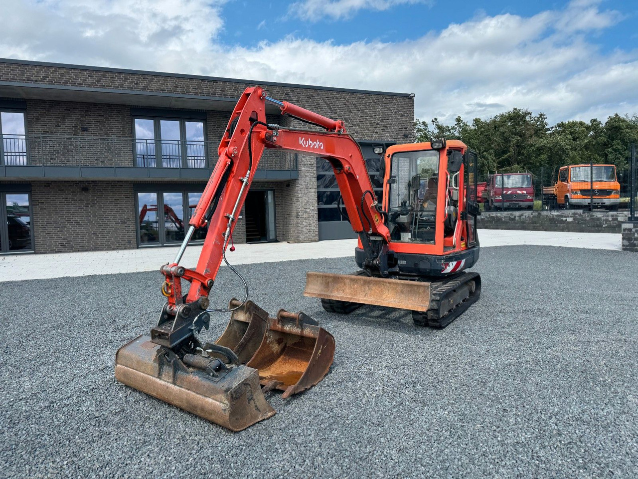 Kubota KX 121-3a KX121 Minibagger Monoausleger 3xLöffel - Mini escavadeira: foto 2 Kubota KX 121-3a KX121 Minibagger Monoausleger 3xLöffel - Mini escavadeira: foto 2