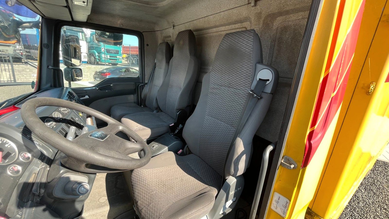 Camião de transporte de cavalos MAN TGL 10.180 Euro 4  Pferdetransporter Horse MAN TGL 10.180 Euro 4  Pferdetransporter Horse: foto 9