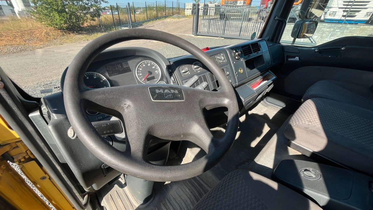 Camião de transporte de cavalos MAN TGL 10.180 Euro 4  Pferdetransporter Horse MAN TGL 10.180 Euro 4  Pferdetransporter Horse: foto 10