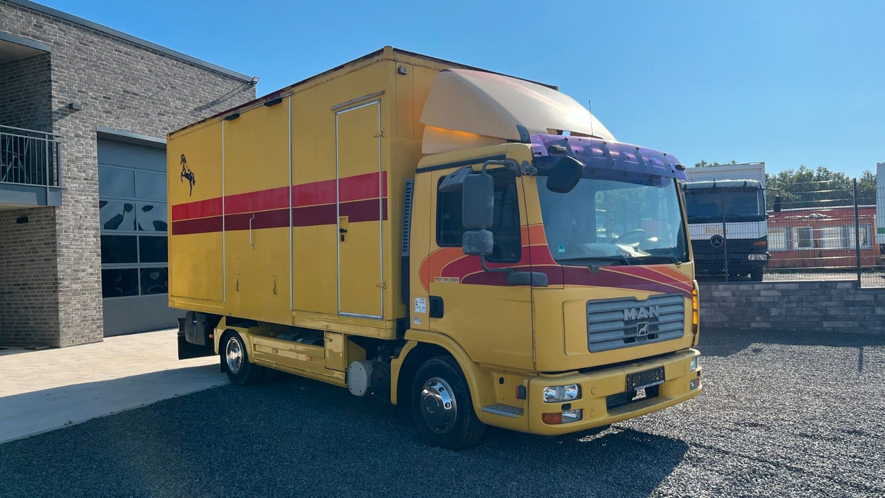 MAN TGL 10.180 Euro 4 Pferdetransporter Horse MAN TGL 10.180 Euro 4 Pferdetransporter Horse - Camião de transporte de cavalos: foto 2 MAN TGL 10.180 Euro 4 Pferdetransporter Horse MAN TGL 10.180 Euro 4 Pferdetransporter Horse - Camião de transporte de cavalos: foto 2