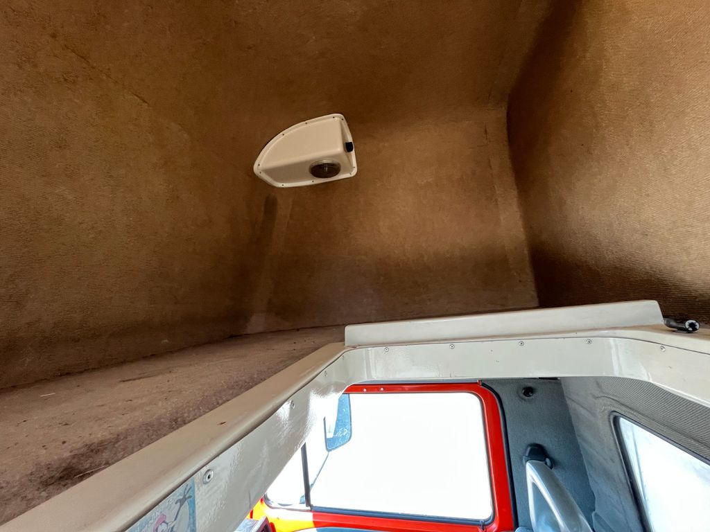 Carrinha de contentor MAN VW-MAN LO2 Koffer Schlafkabine MAN VW-MAN LO2 Koffer Schlafkabine: foto 8 Carrinha de contentor MAN VW-MAN LO2 Koffer Schlafkabine MAN VW-MAN LO2 Koffer Schlafkabine: foto 8