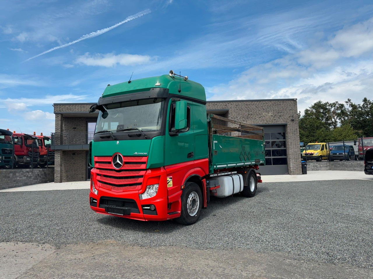 Mercedes-Benz Actros 1842 Kipper Dreiseitenkipper - Camião basculante: foto 1 Mercedes-Benz Actros 1842 Kipper Dreiseitenkipper - Camião basculante: foto 1