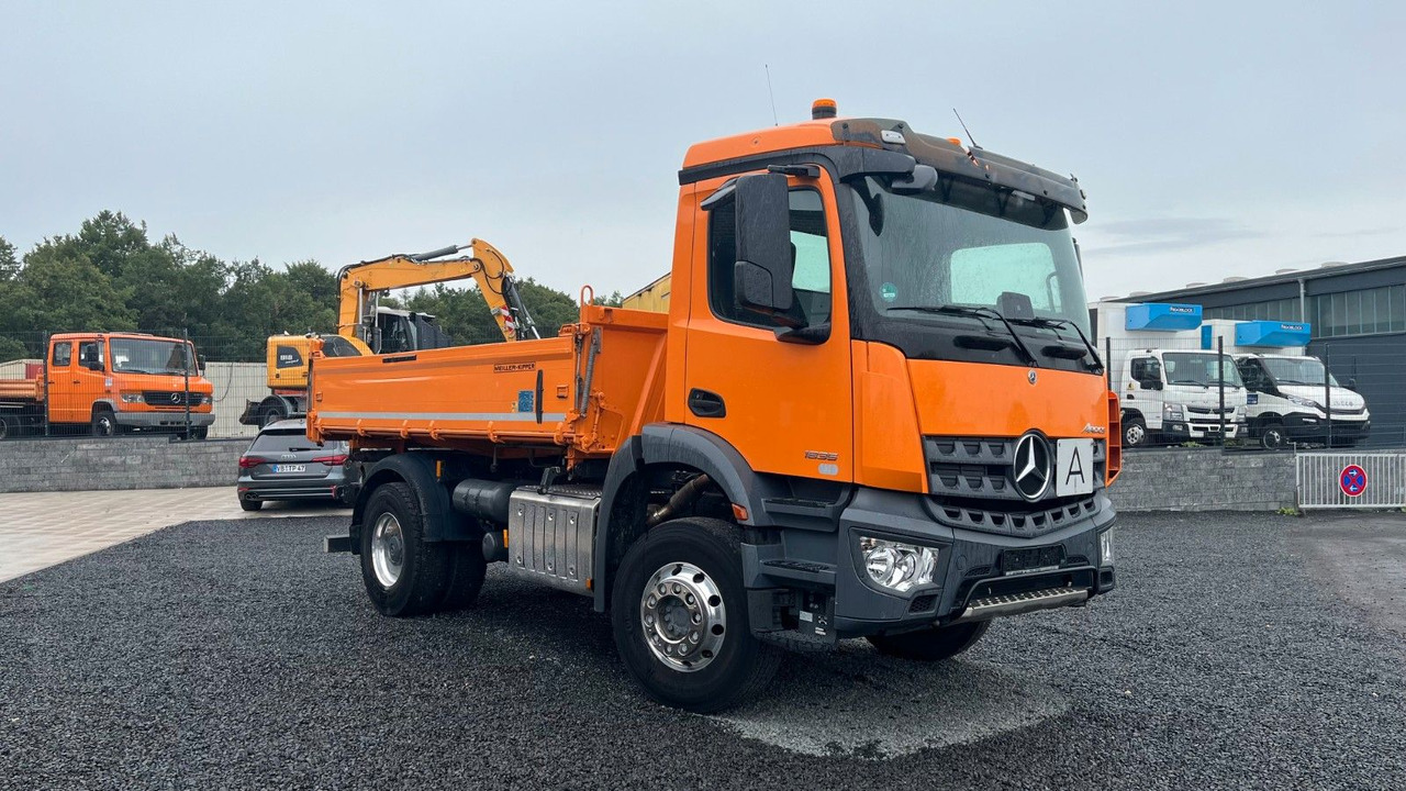 Mercedes-Benz Arocs 1835 Dreiseitenikpper Meiller - Camião basculante: foto 3 Mercedes-Benz Arocs 1835 Dreiseitenikpper Meiller - Camião basculante: foto 3