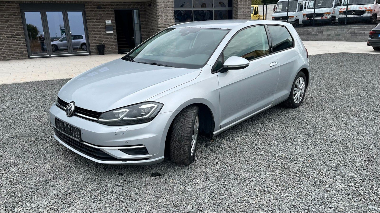 Volkswagen Golf VII Lim. Sound Start-Stopp - Automóvel: foto 2 Volkswagen Golf VII Lim. Sound Start-Stopp - Automóvel: foto 2