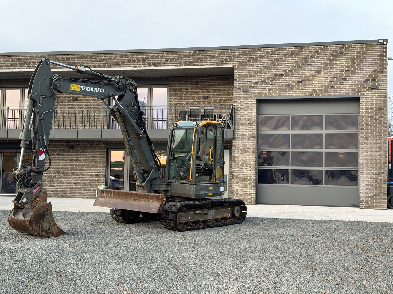 Volvo ECR 88 D Verstellauslger OQ Oilquick - Mini escavadeira: foto 1 Volvo ECR 88 D Verstellauslger OQ Oilquick - Mini escavadeira: foto 1