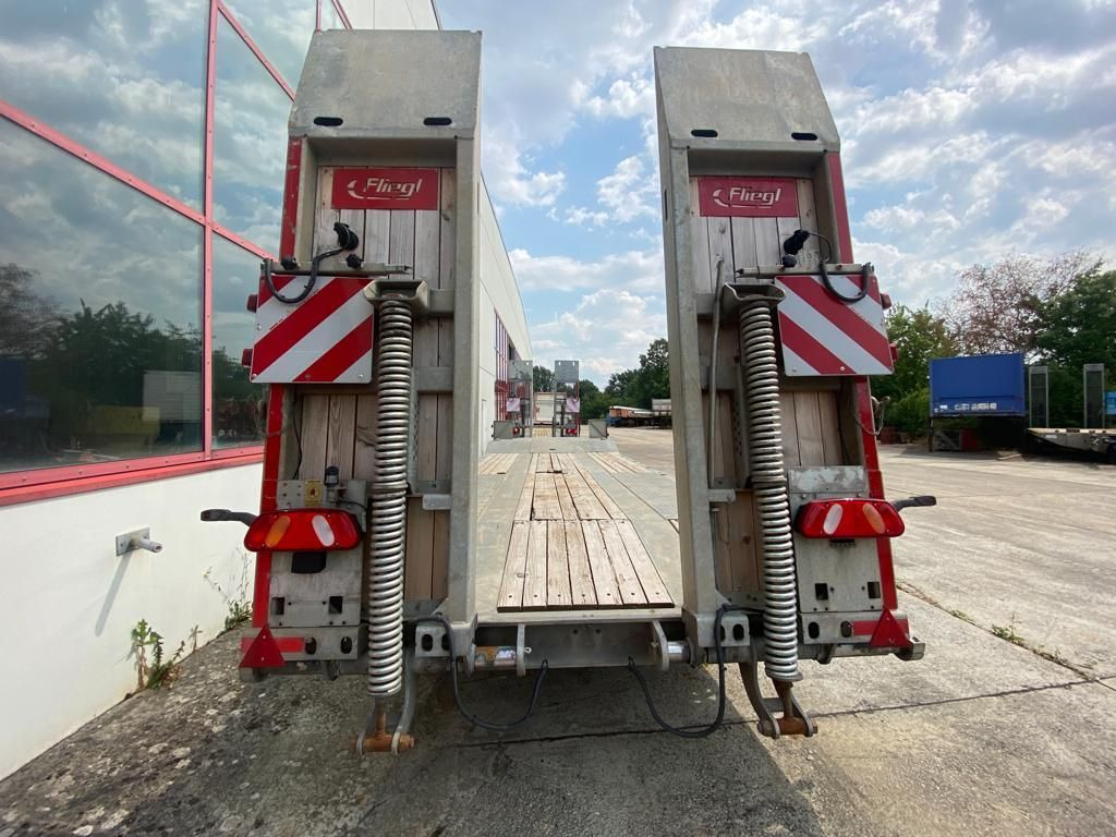 Fliegl DTS 300 3 Achs Tiefladeranhänger - Reboque baixa: foto 5 Fliegl DTS 300 3 Achs Tiefladeranhänger - Reboque baixa: foto 5