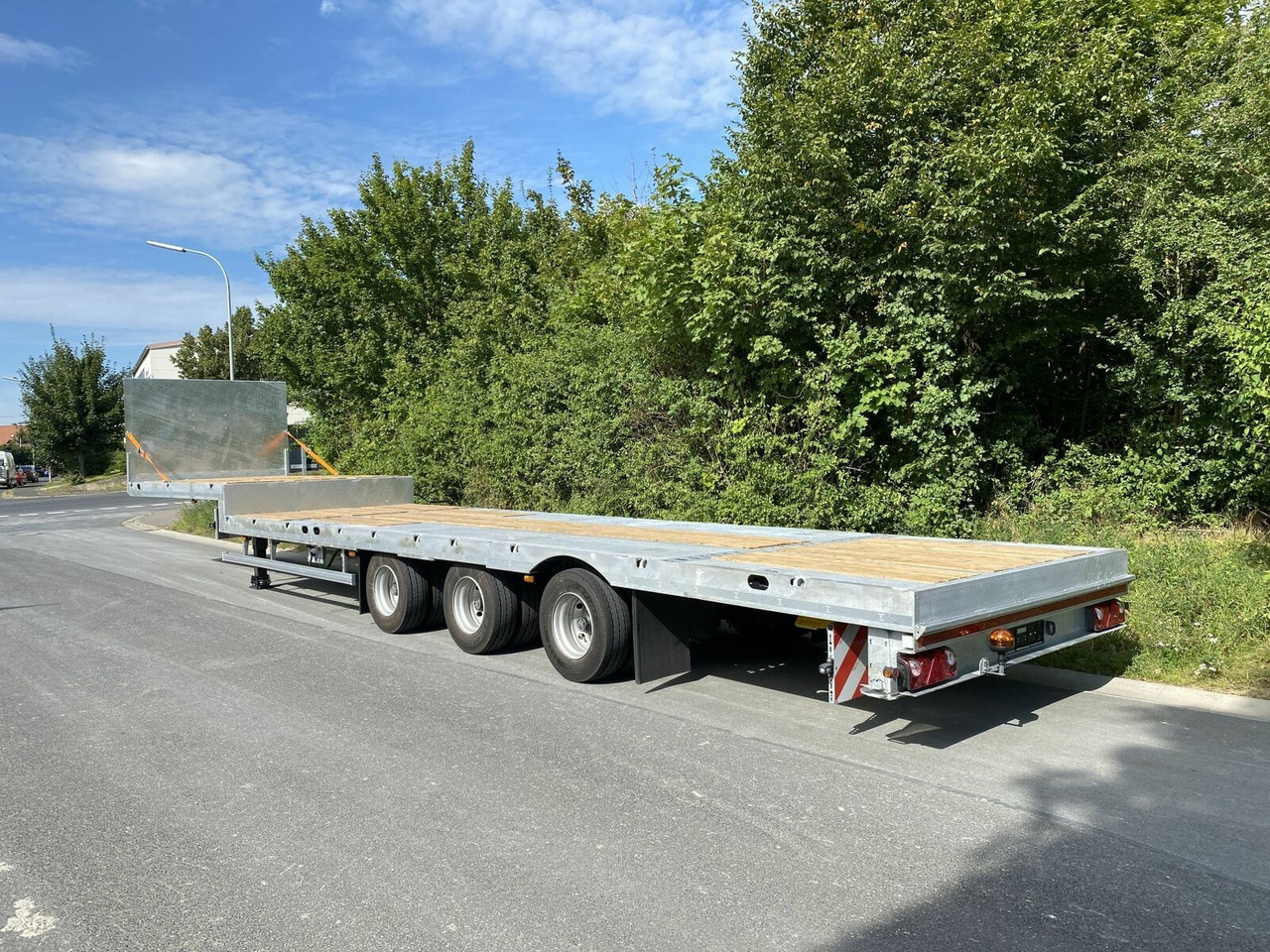 Möslein 3 Achs Satteltieflader Plato 45 t GGfür Fertigt - Semi-reboque baixa: foto 2 Möslein 3 Achs Satteltieflader Plato 45 t GGfür Fertigt - Semi-reboque baixa: foto 2