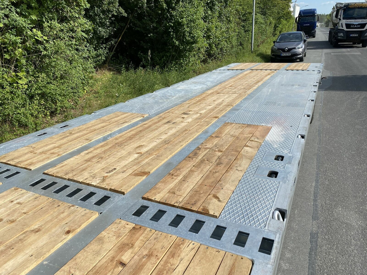 Möslein 3 Achs Satteltieflader Plato 45 t GGfür Fertigt - Semi-reboque baixa: foto 4 Möslein 3 Achs Satteltieflader Plato 45 t GGfür Fertigt - Semi-reboque baixa: foto 4