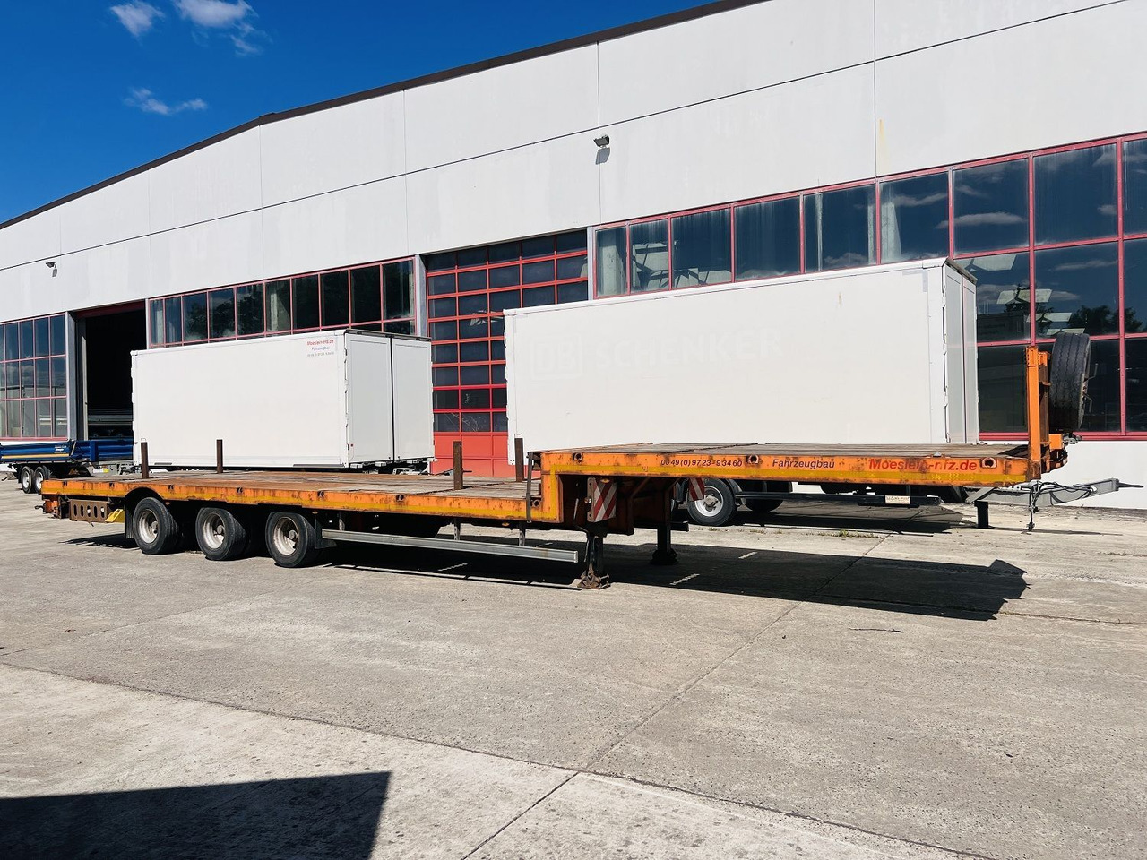Möslein 3 Achs Satteltieflader Plato 45 t GGfür Fertigt - Semi-reboque baixa: foto 4 Möslein 3 Achs Satteltieflader Plato 45 t GGfür Fertigt - Semi-reboque baixa: foto 4