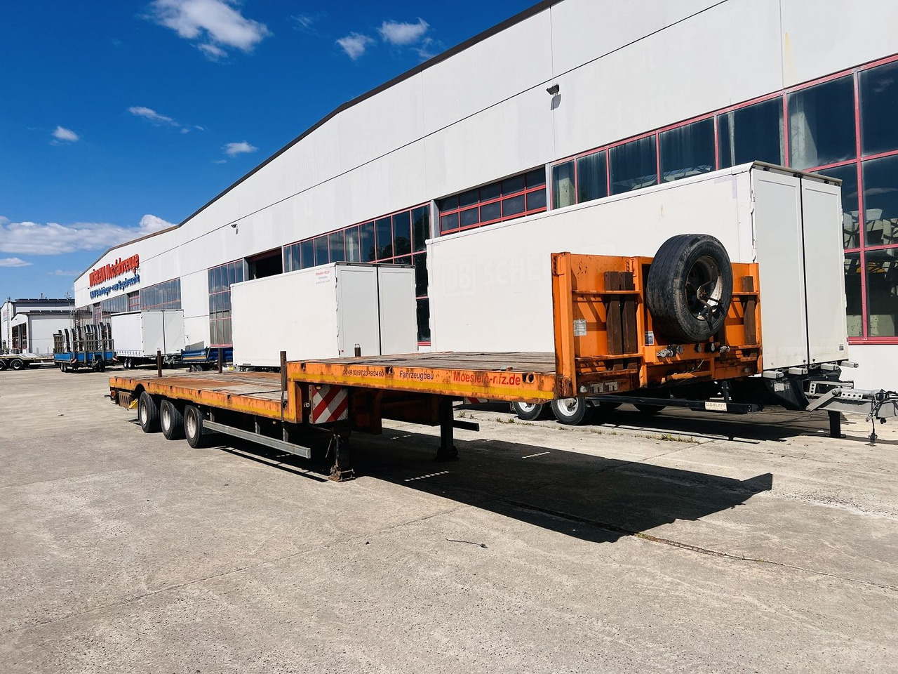 Möslein STO 3 Schwebheim 3 Achs Satteltieflader Plato 45 t GGfür Fertigteile, Baumaschinen oder Container - Semi-reboque baixa: foto 3 Möslein STO 3 Schwebheim 3 Achs Satteltieflader Plato 45 t GGfür Fertigteile, Baumaschinen oder Container - Semi-reboque baixa: foto 3