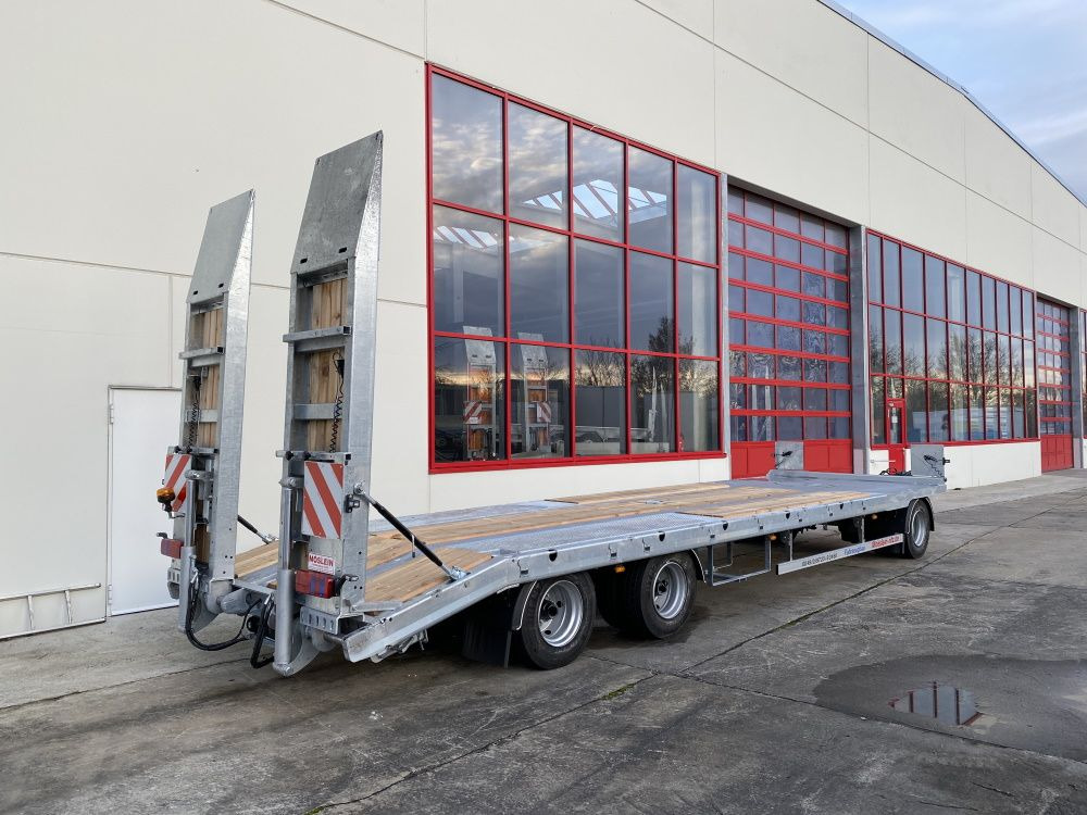 Möslein T 3-8,20 P VB H1 Blatt 3 Achs Tieflader mit gerader Ladefläche 8,10 m, Neufahrzeug - Reboque baixa: foto 3 Möslein T 3-8,20 P VB H1 Blatt 3 Achs Tieflader mit gerader Ladefläche 8,10 m, Neufahrzeug - Reboque baixa: foto 3