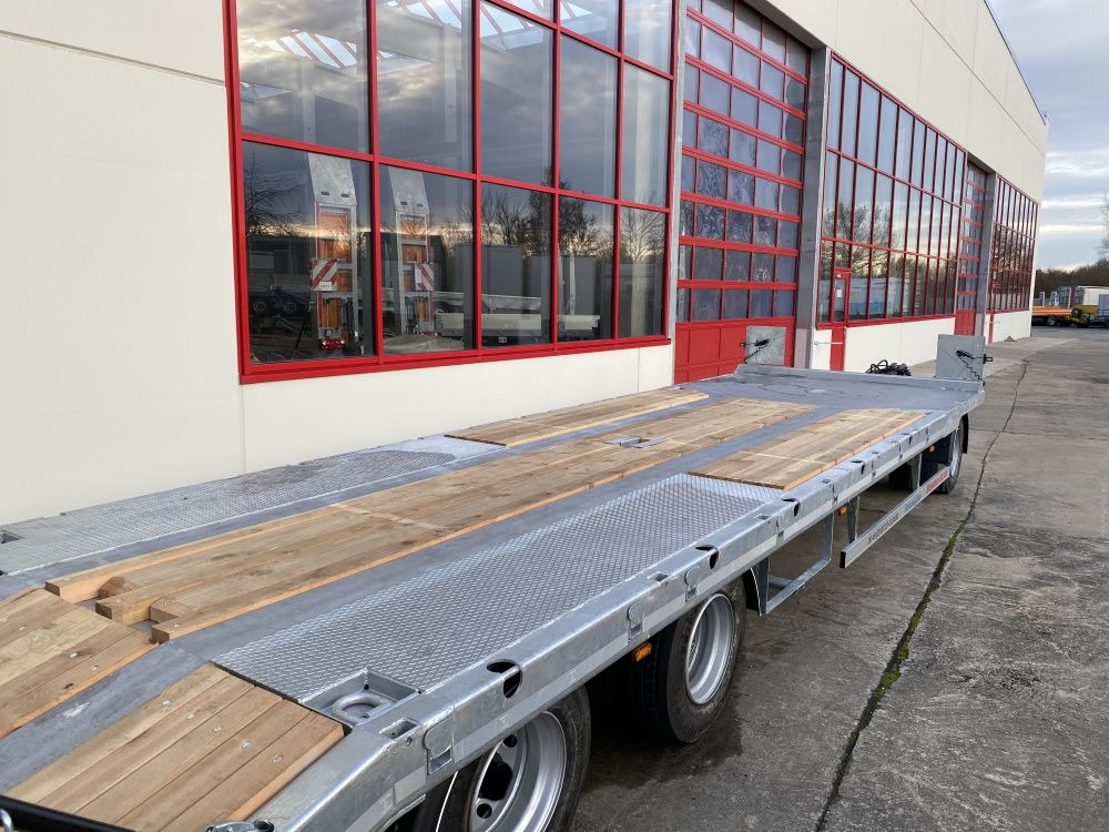 Möslein T 3-9,20 F Blatt 3 Achs Tieflader mit gerader Ladefläche 9 m, Neufahrzeug - Reboque baixa: foto 5 Möslein T 3-9,20 F Blatt 3 Achs Tieflader mit gerader Ladefläche 9 m, Neufahrzeug - Reboque baixa: foto 5