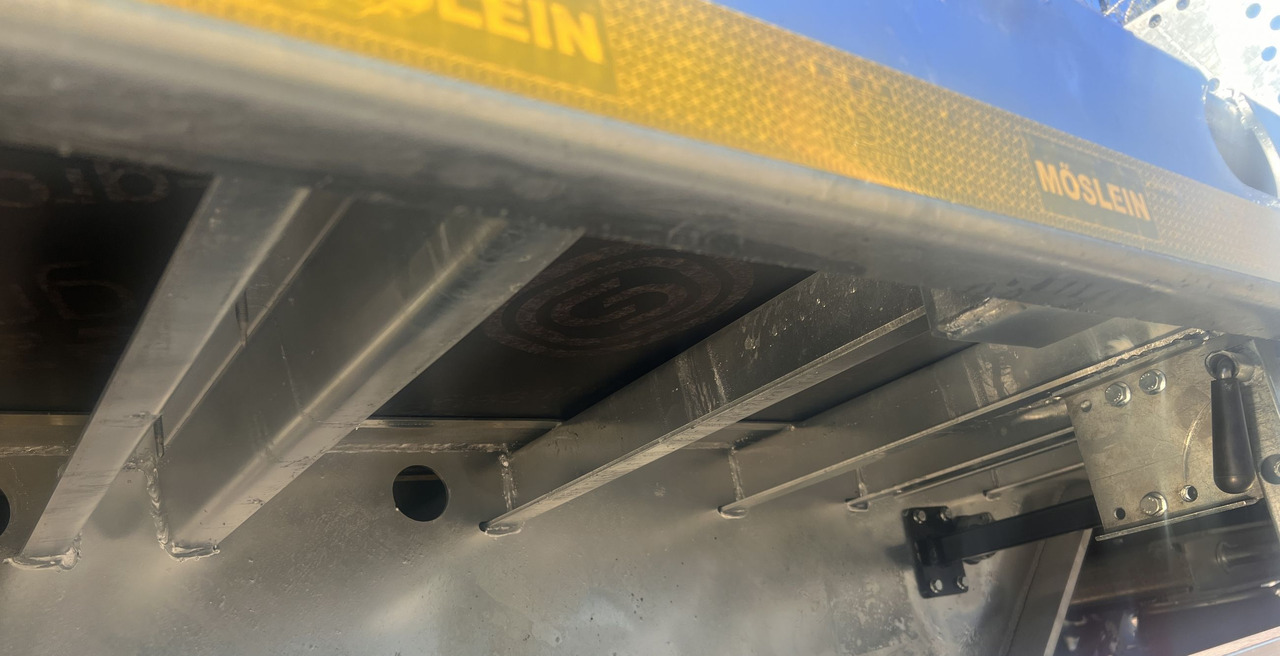 Möslein T 3 Plato 9 m 3 Achs Jumbo- Plato- Anhänger 9 m, Mega - Reboque plataforma/ Caixa aberta: foto 4 Möslein T 3 Plato 9 m 3 Achs Jumbo- Plato- Anhänger 9 m, Mega - Reboque plataforma/ Caixa aberta: foto 4