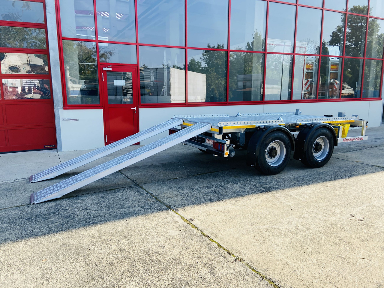 Reboque basculante novo Möslein TMH 2  14 t Tandem- Absetzmuldenanhänger,geschlossenen BodenNeufahrzeug: foto 9