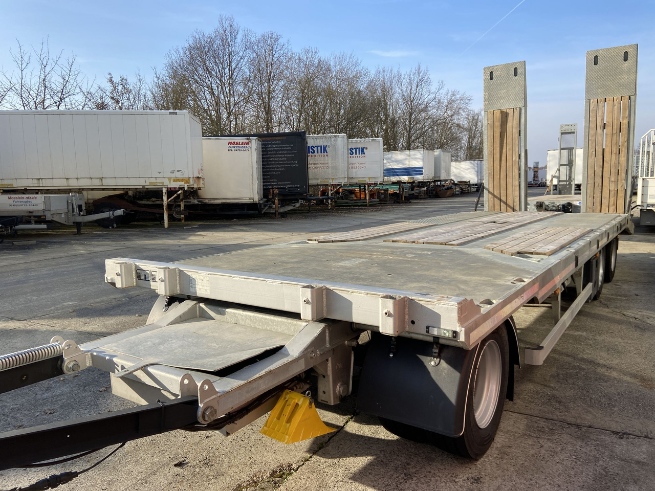 Möslein TO 3 F Schwebheim Neuwertig 3 Achs Tieflader 8,10 m Ladefläche - Reboque baixa: foto 1 Möslein TO 3 F Schwebheim Neuwertig 3 Achs Tieflader 8,10 m Ladefläche - Reboque baixa: foto 1